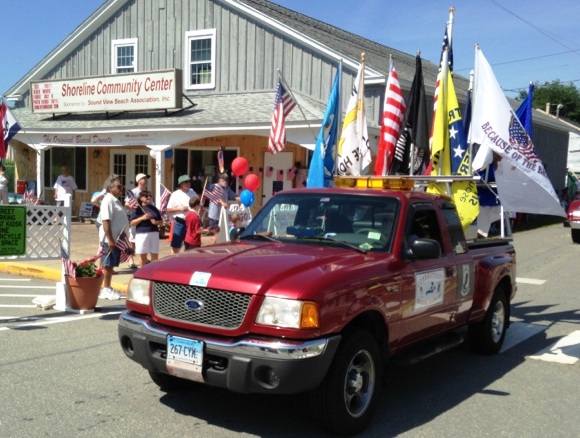 Red_pick-up_with_flags