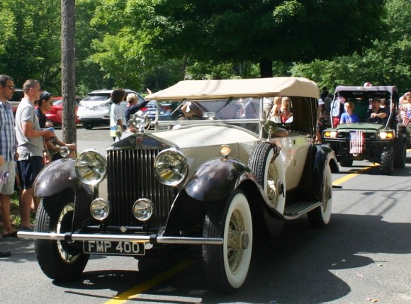 Wow! Who'd have thought you'd find a Rolls Royce still with British number plate in the Lyme parade?