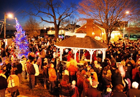 niantic.ct_.holiday.stroll.02