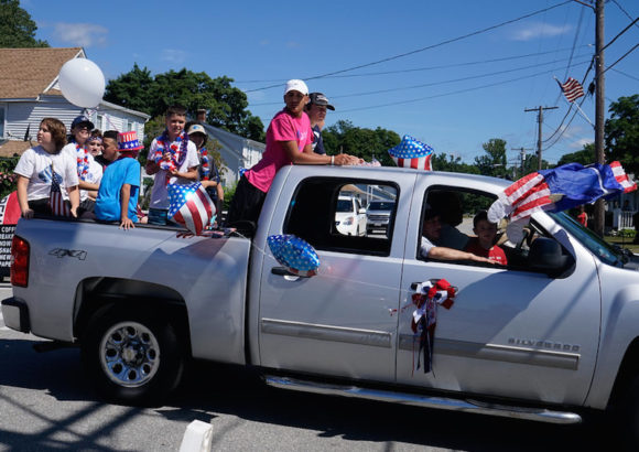 Decorated_truck_with_kids