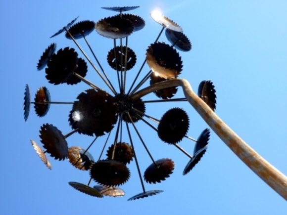 Mega-Dandelion by Gints Grinsbergs