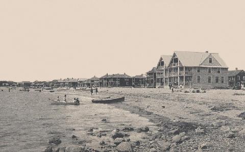 The author of this op-ed submits that there is strong evidence that Sound View is one of the oldest public beaches in the country. The image above shows the beach circa 1920.